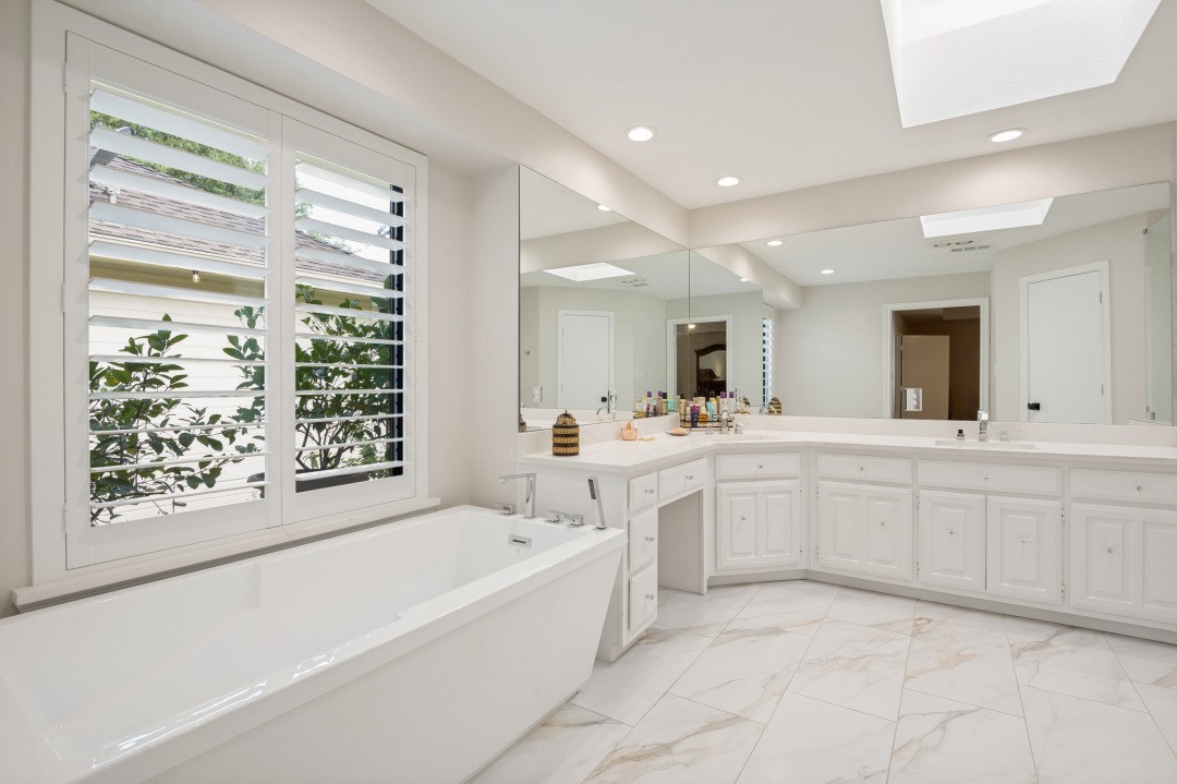 4015 Lawngate Drive Dallas TX 75287