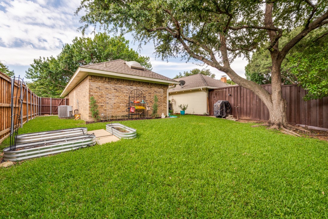 4015 Lawngate Drive Dallas TX 75287
