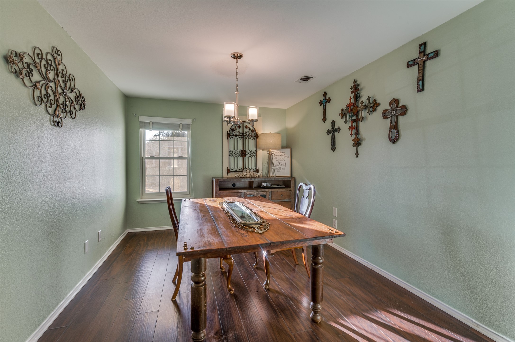 7125 Woodhinge Drive Benbrook TX 76126