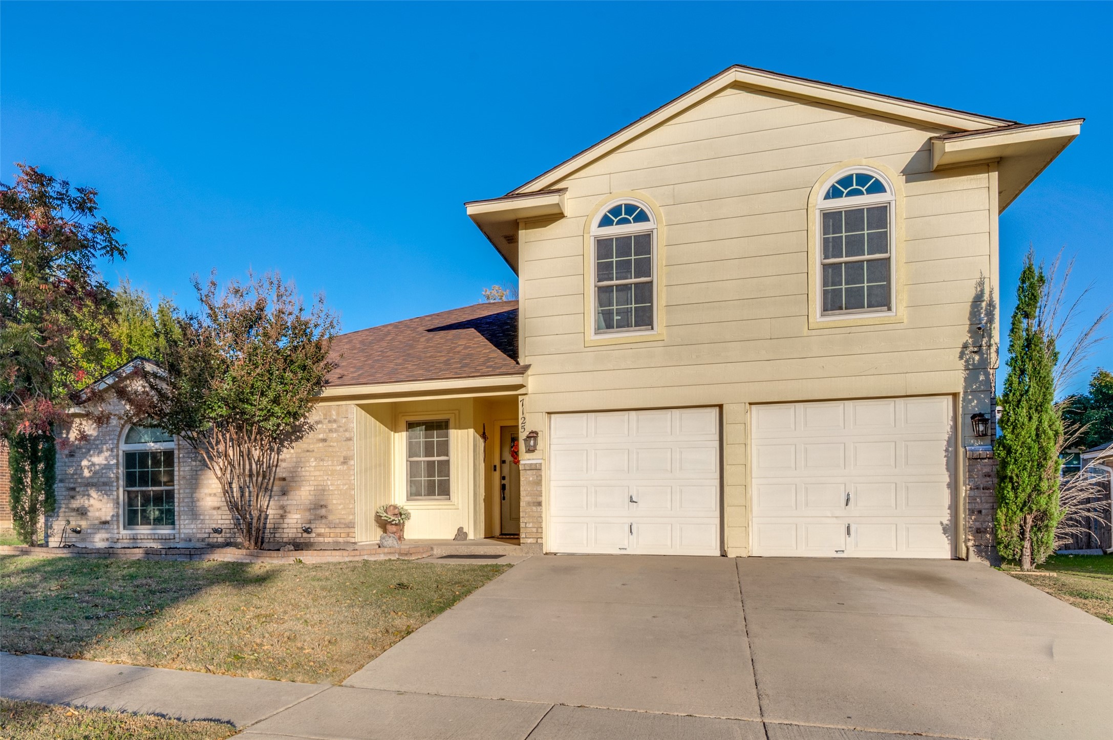 7125 Woodhinge Drive Benbrook TX 76126