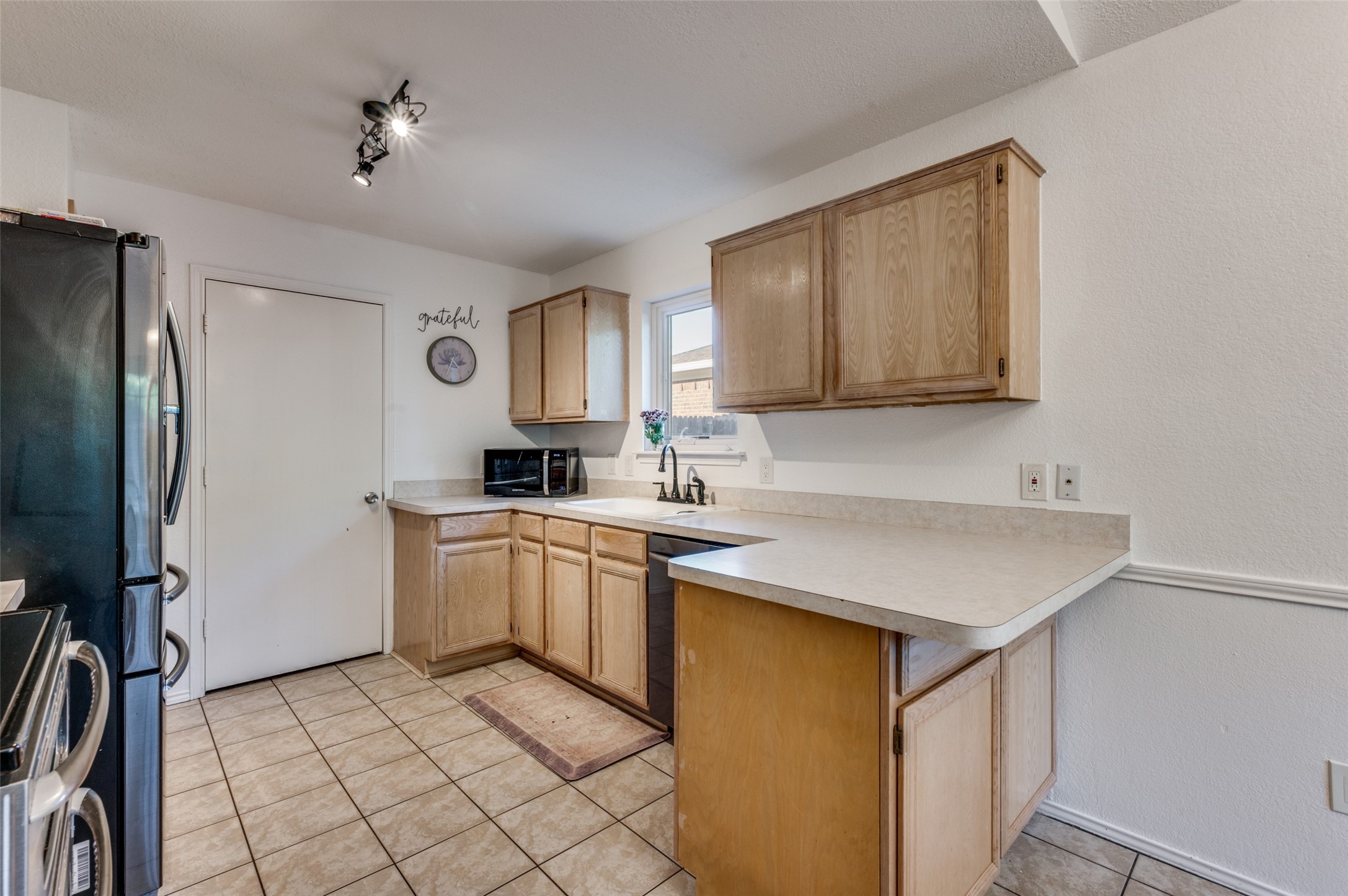 7125 Woodhinge Drive Benbrook TX 76126