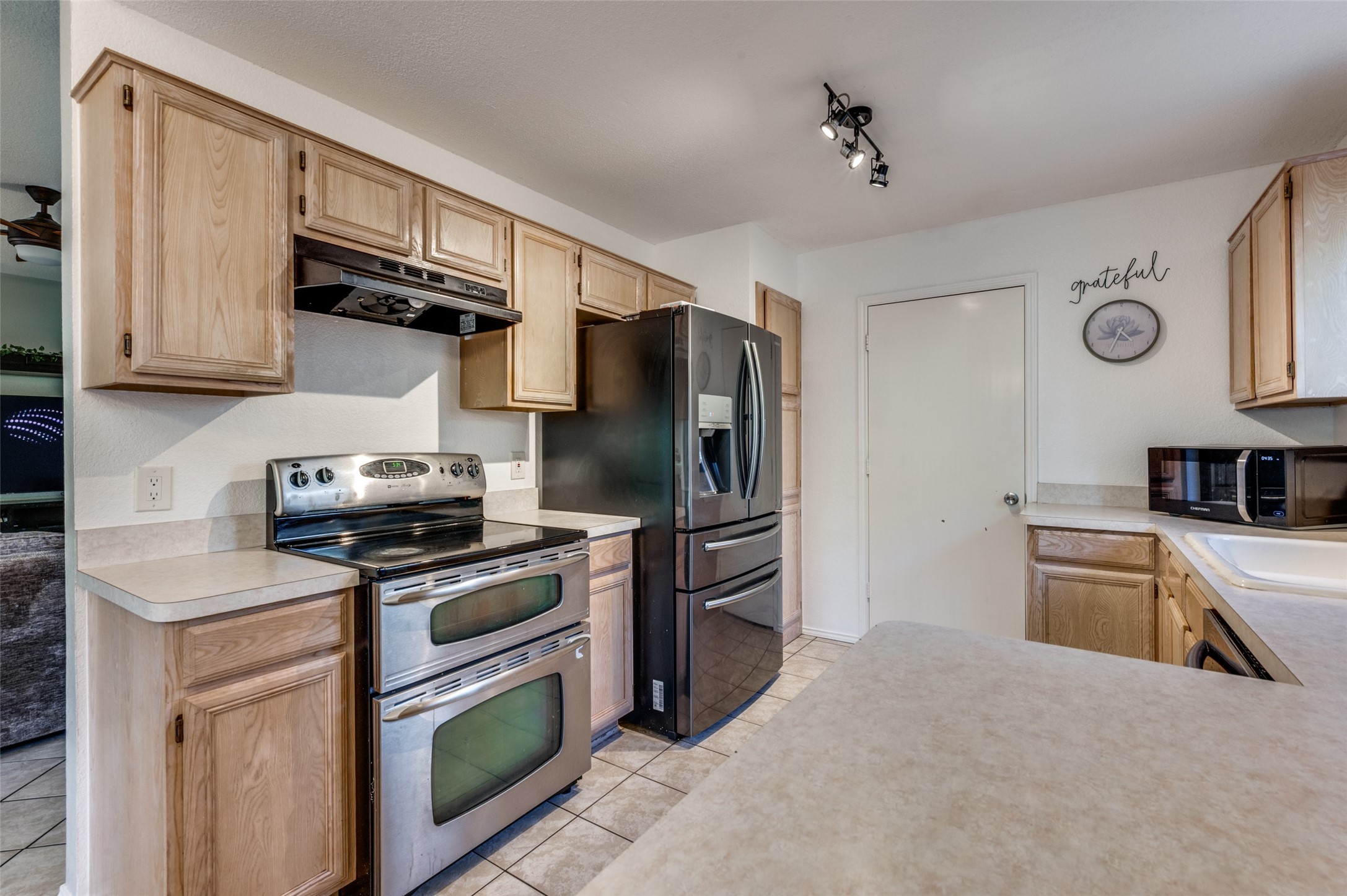 7125 Woodhinge Drive Benbrook TX 76126