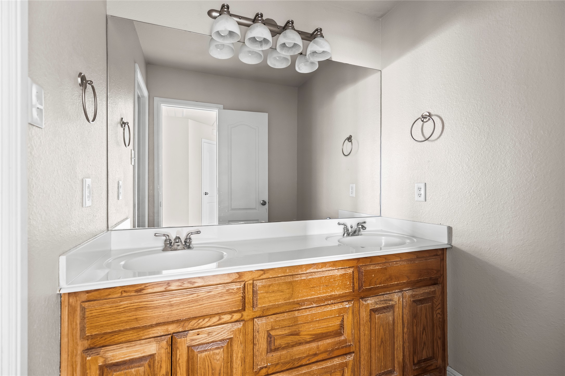 5517 Greenview Court North Richland Hills TX 76148