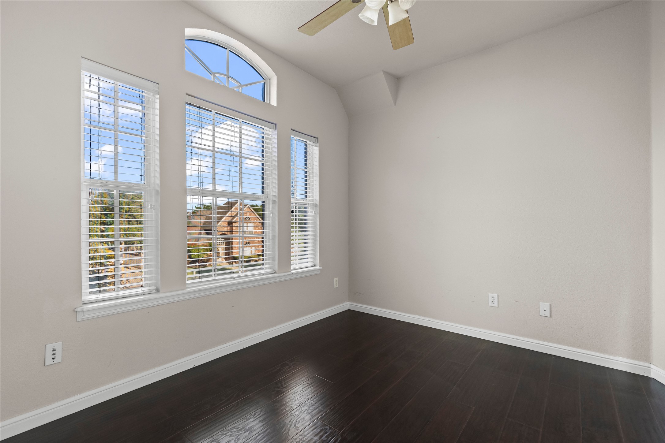 5517 Greenview Court North Richland Hills TX 76148