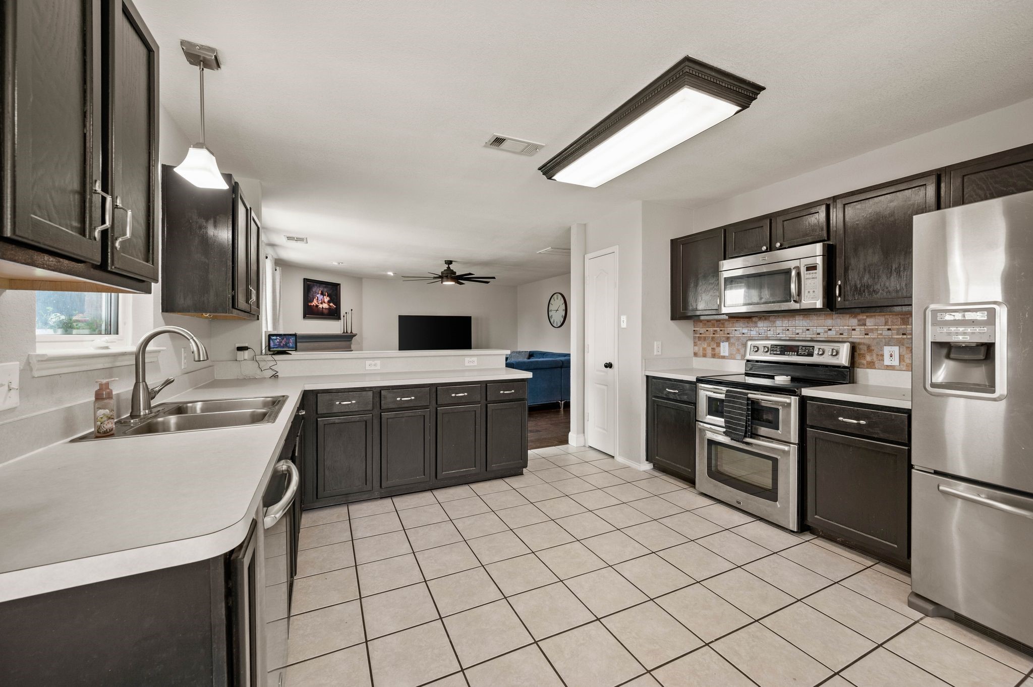 1040 Canyon Drive Justin TX 76247