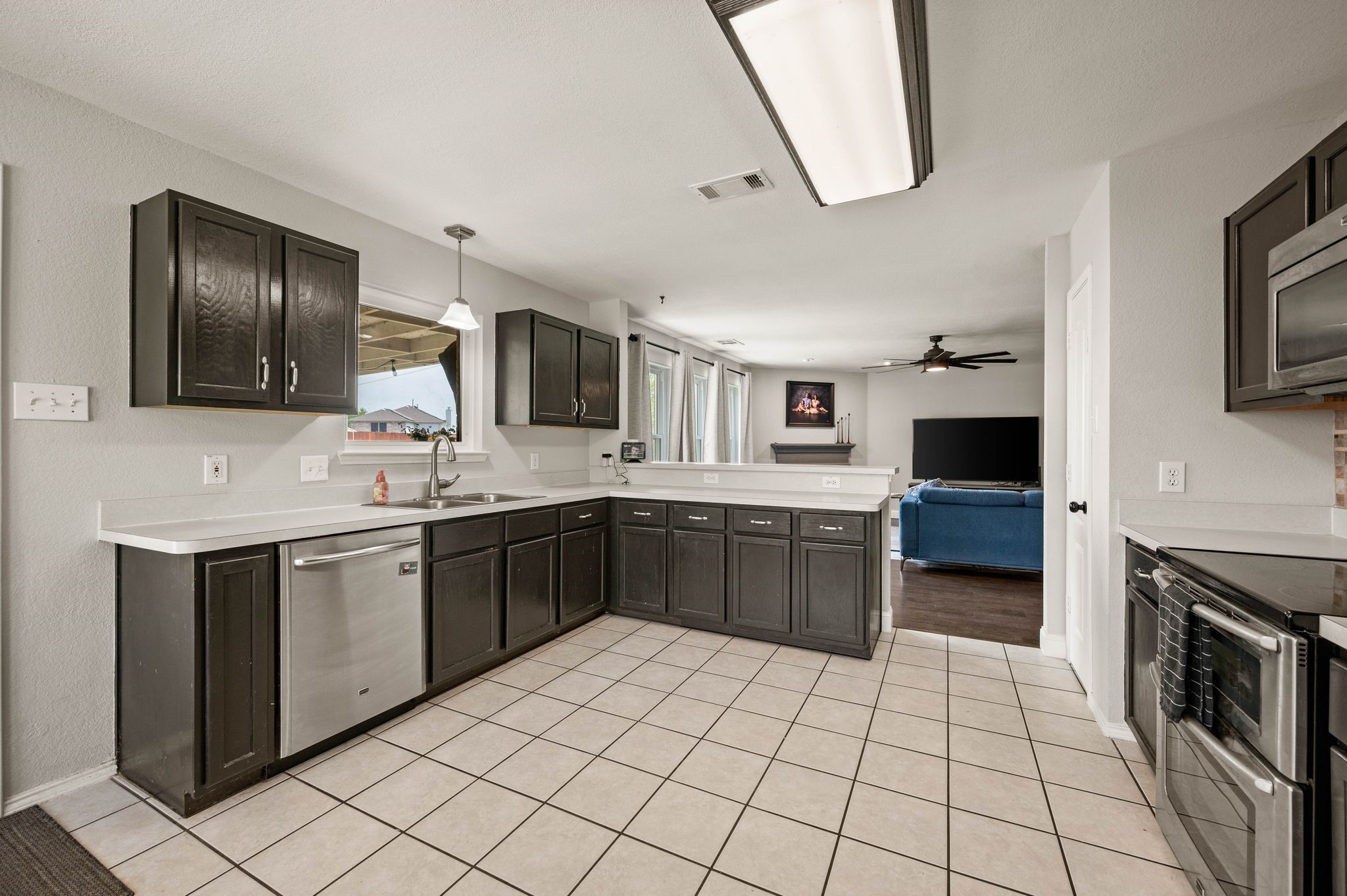 1040 Canyon Drive Justin TX 76247