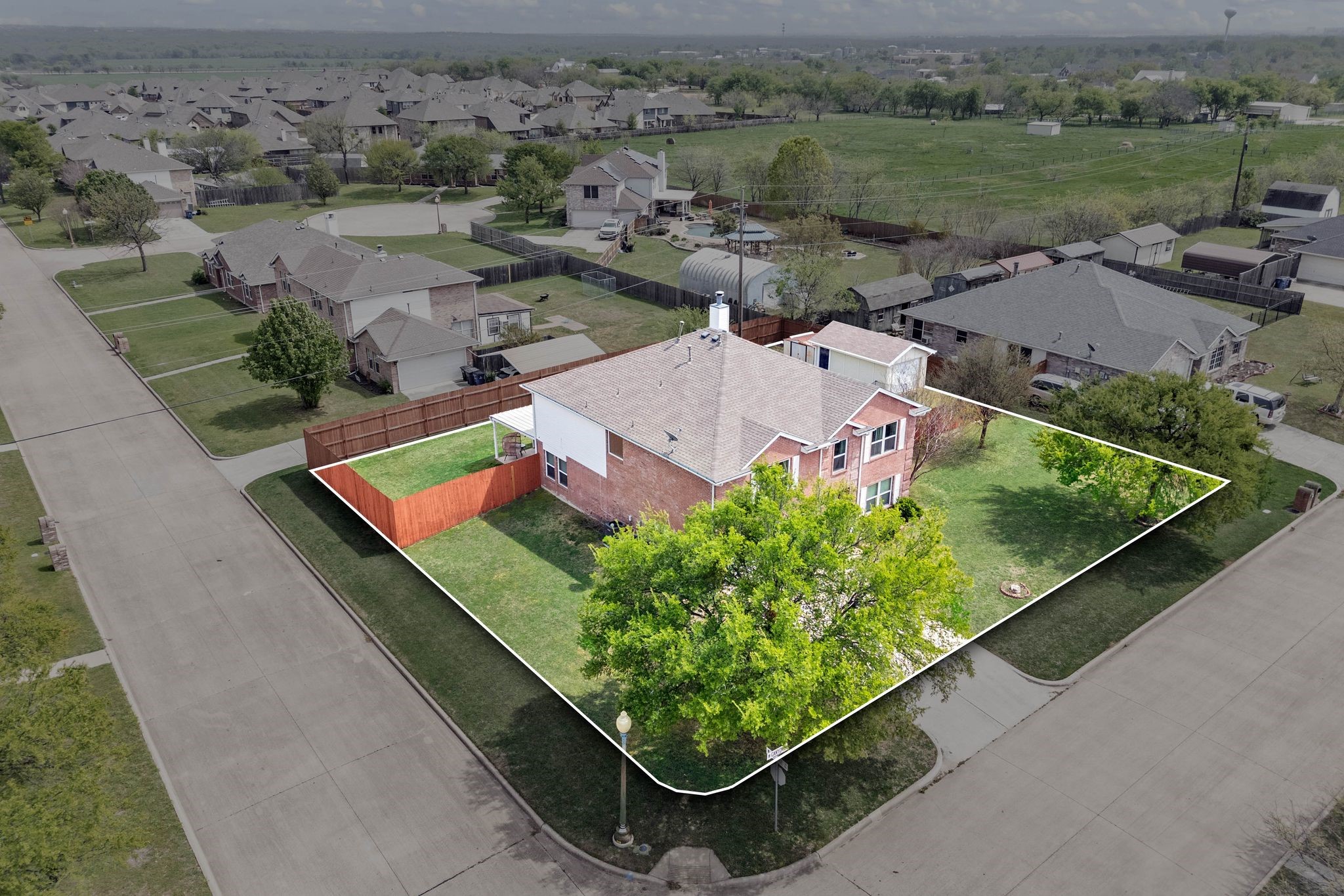 1040 Canyon Drive Justin TX 76247