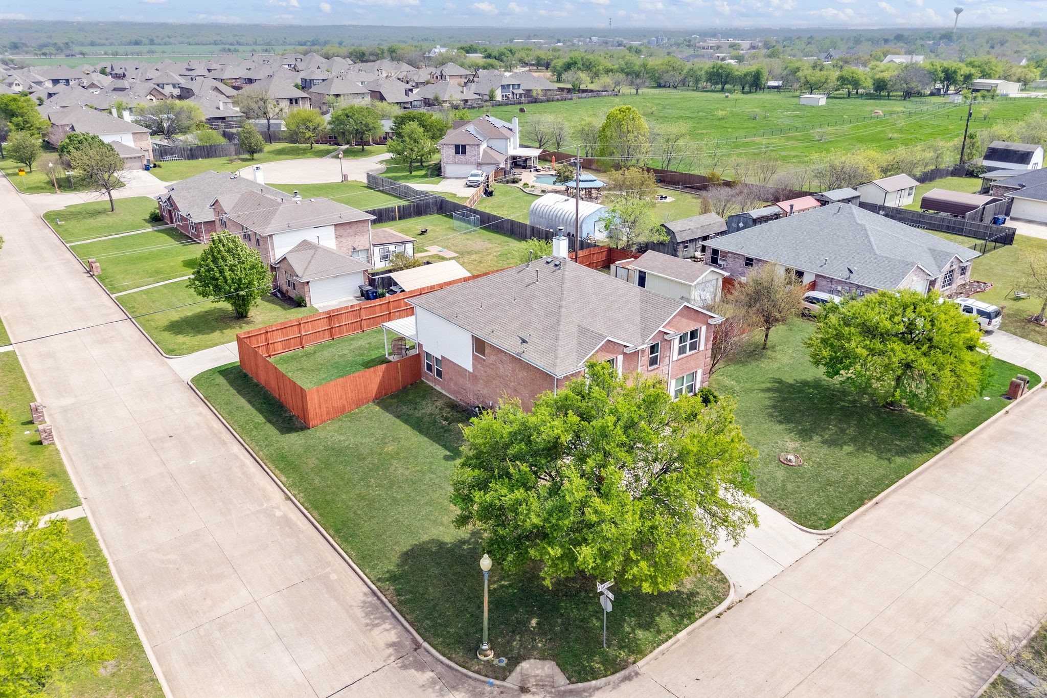1040 Canyon Drive Justin TX 76247