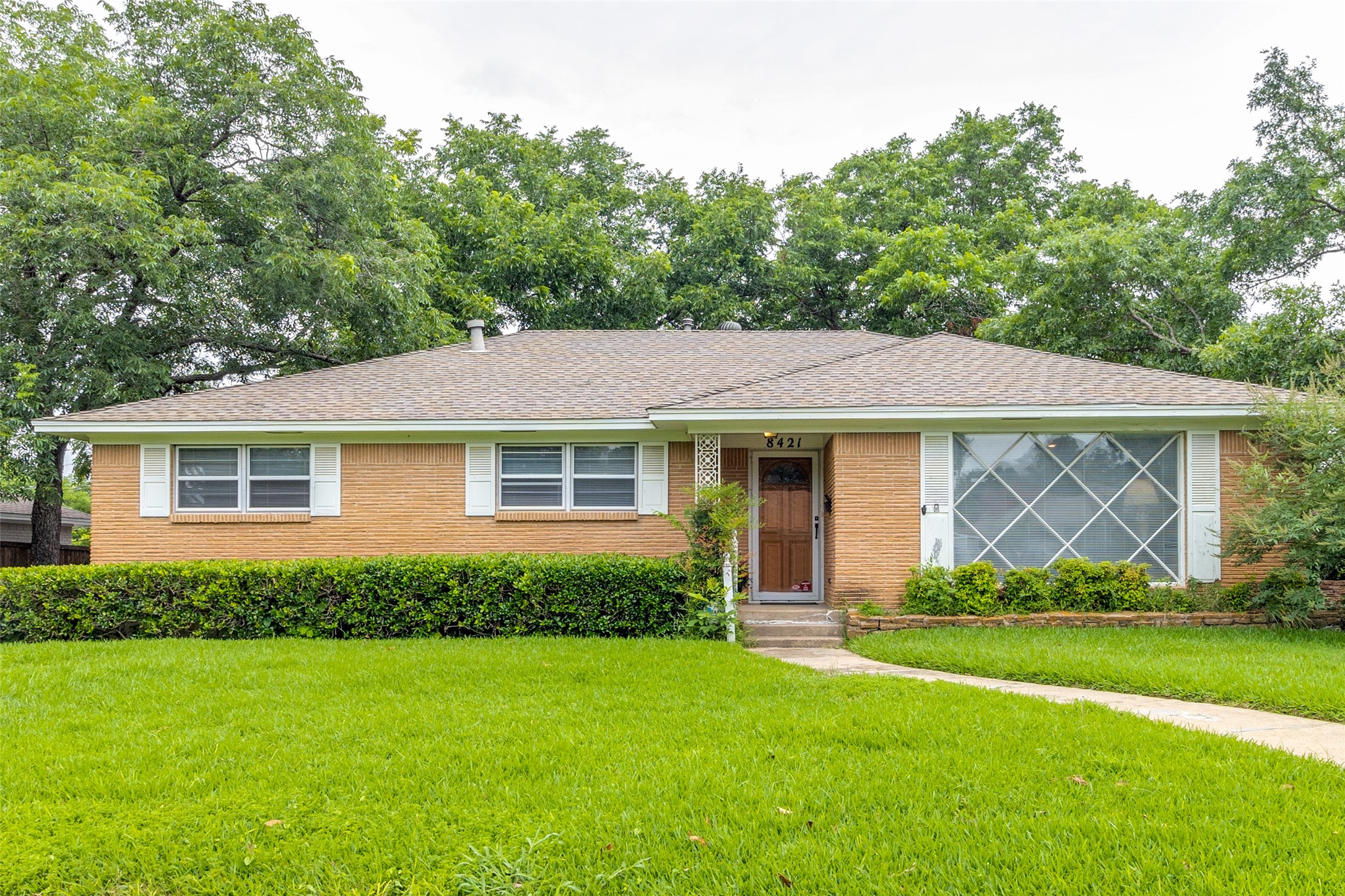 8421 Banquo Drive Dallas TX 75228