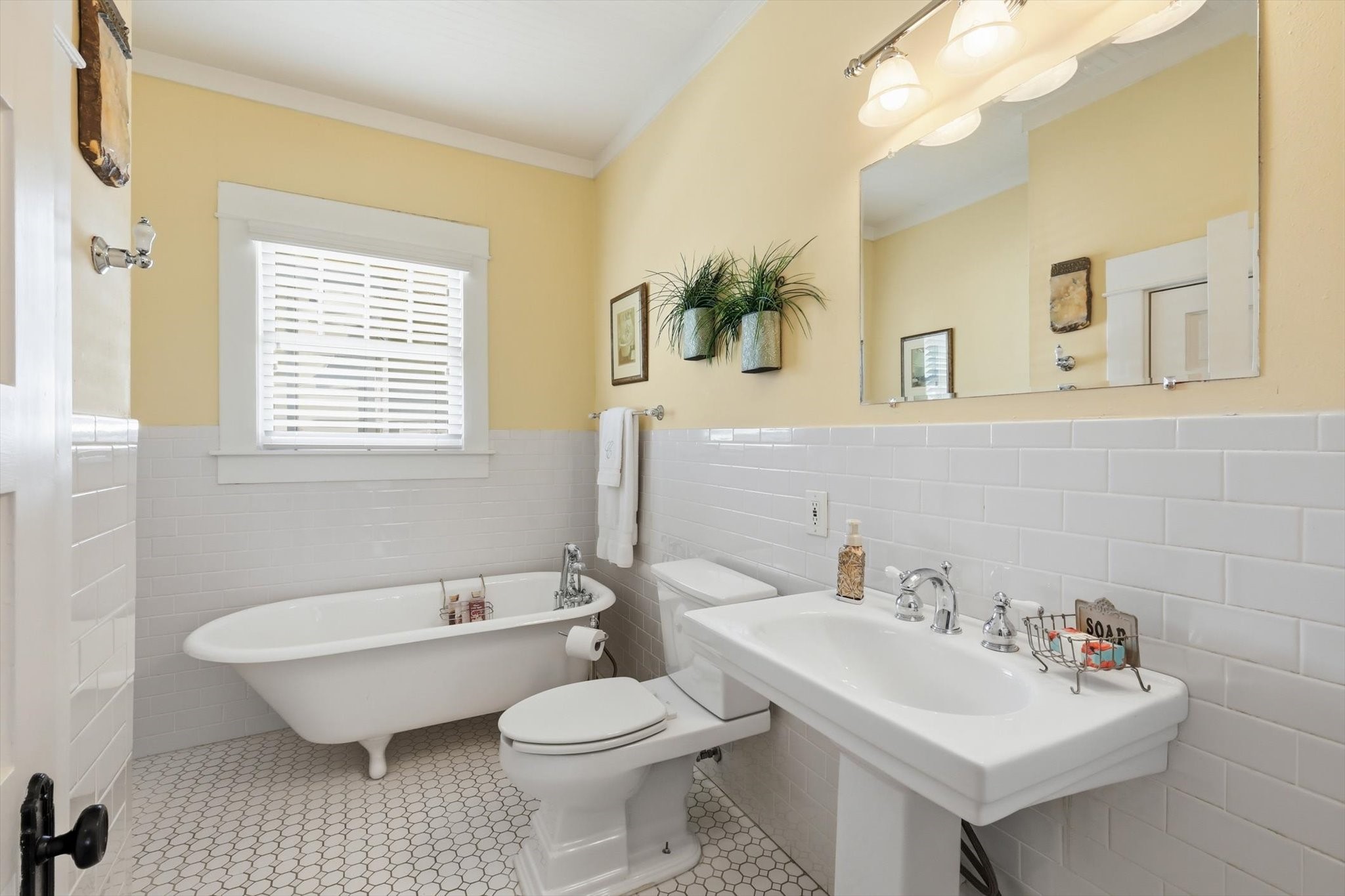 905 Tucker Street Mckinney TX 75069