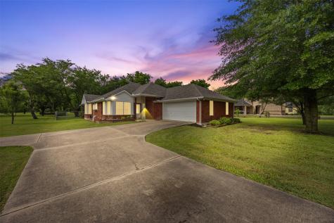 1308 W Madison Street Ennis TX 75119