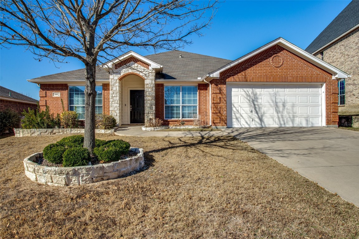 1011 Fox Willow Court Burleson TX 76028