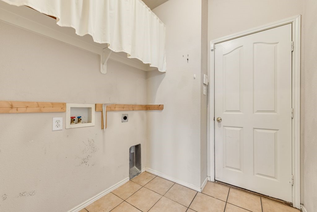 1008 Fort Apache Drive Fort Worth TX 76052