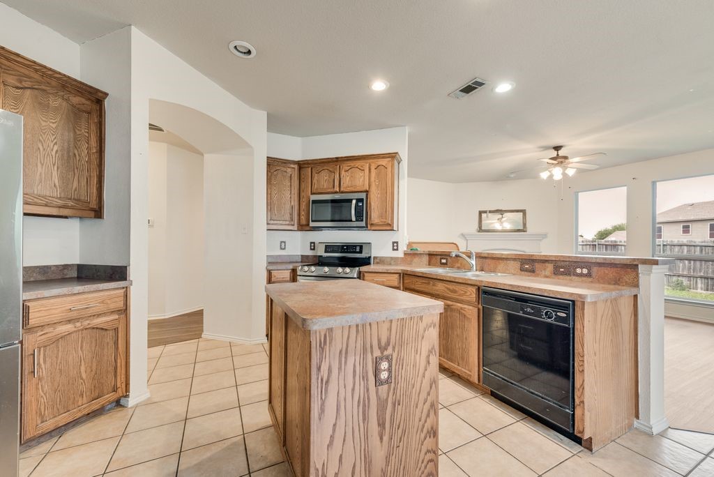 1008 Fort Apache Drive Fort Worth TX 76052