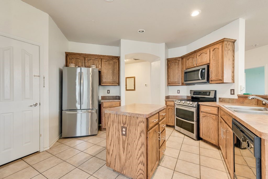 1008 Fort Apache Drive Fort Worth TX 76052
