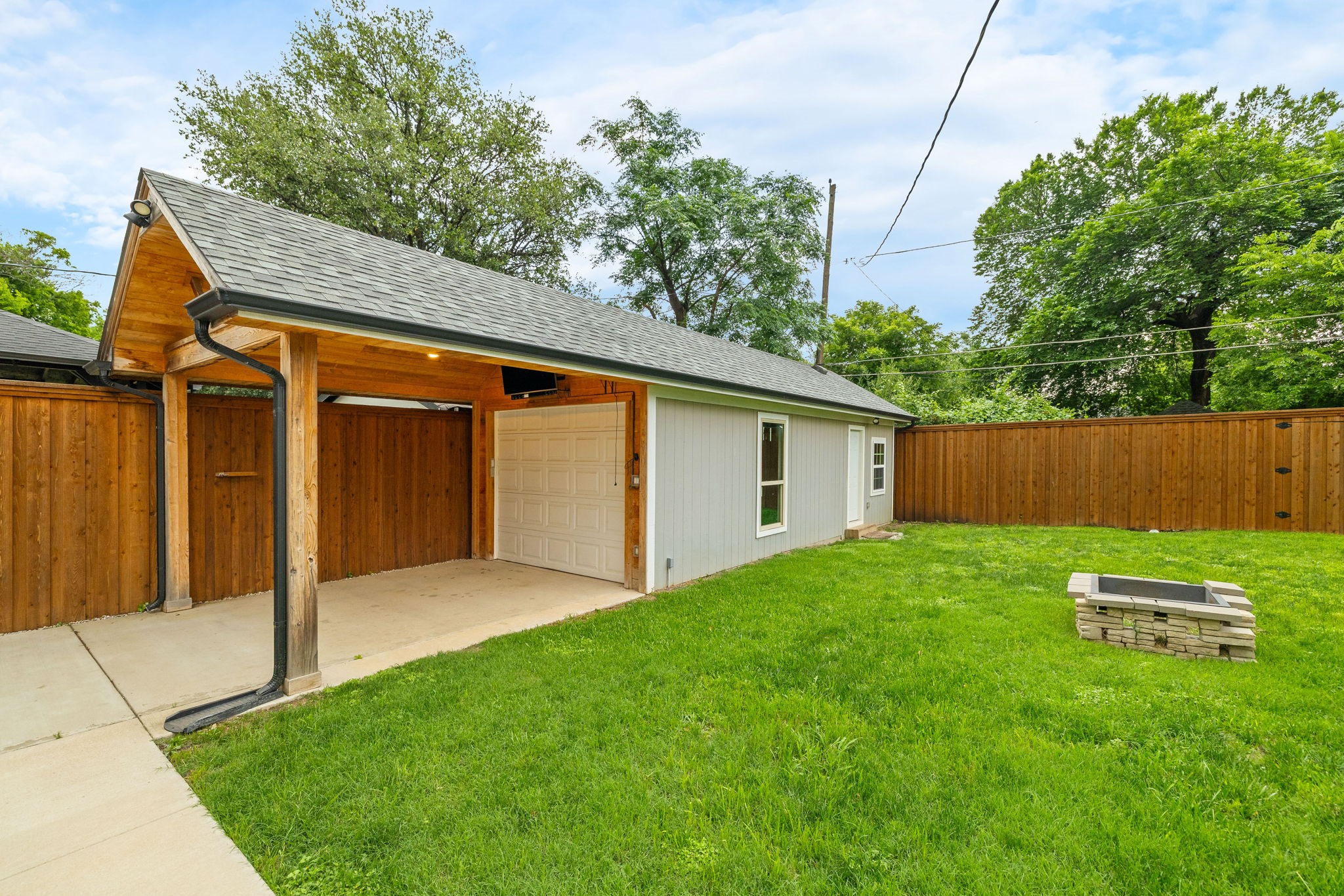 830 W Canty Street Dallas TX 75208