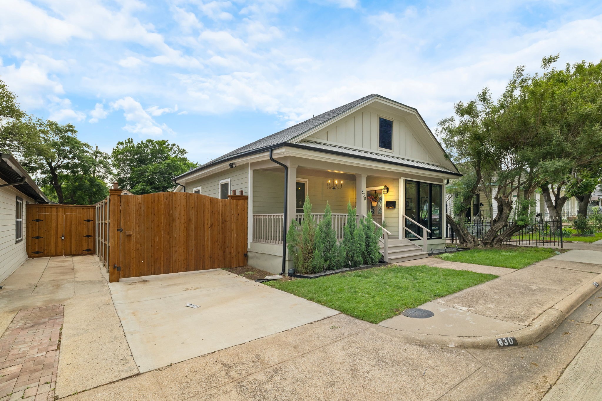 830 W Canty Street Dallas TX 75208