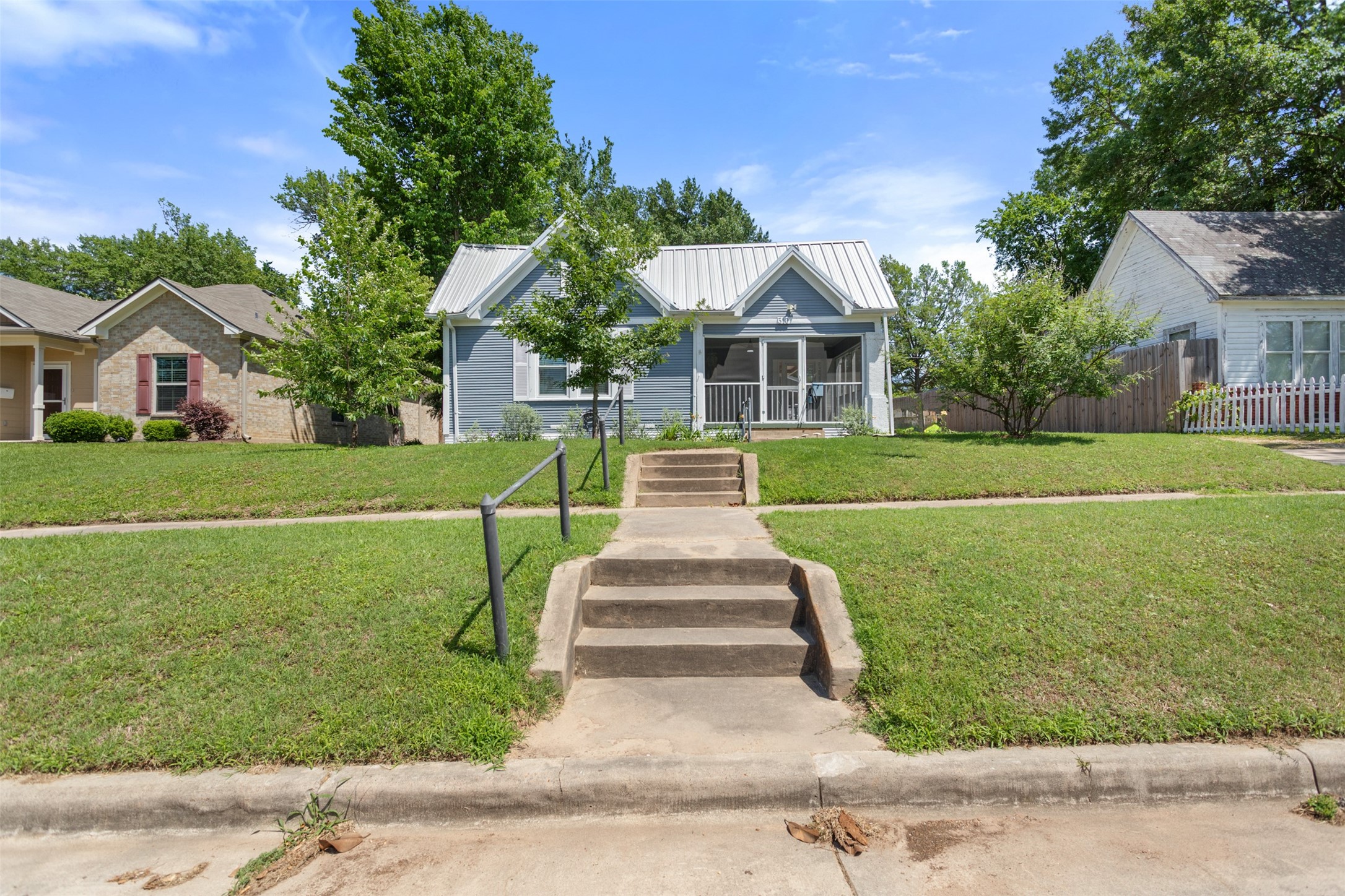 310 N Line Street Mineola TX 75773