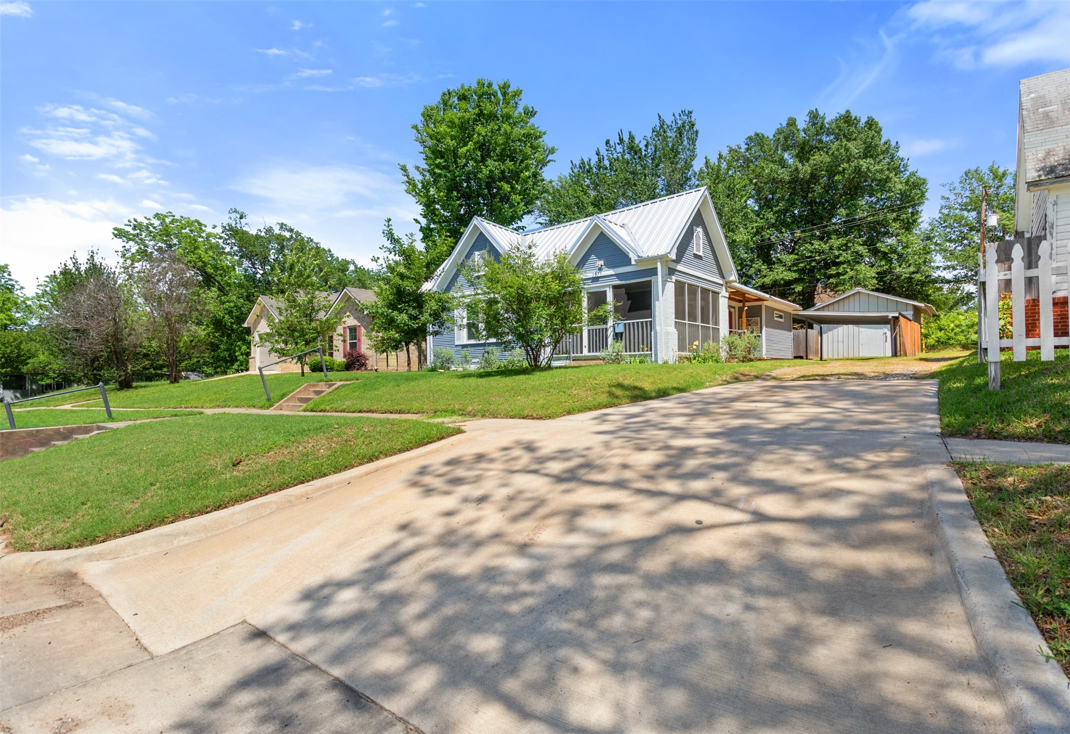 310 N Line Street Mineola TX 75773