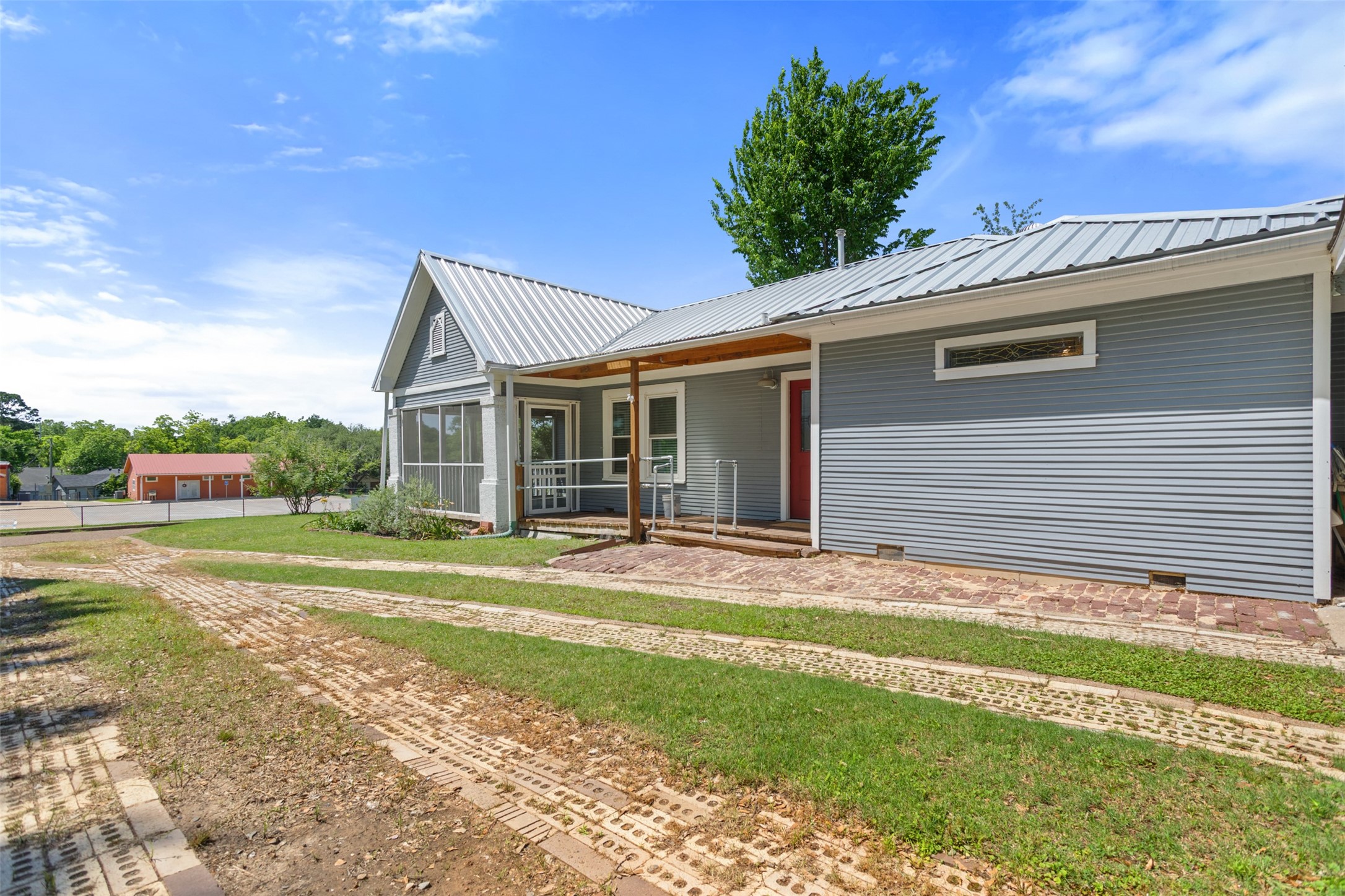 310 N Line Street Mineola TX 75773