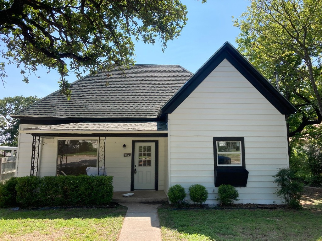 604 W Pecan Street Bowie TX 76230