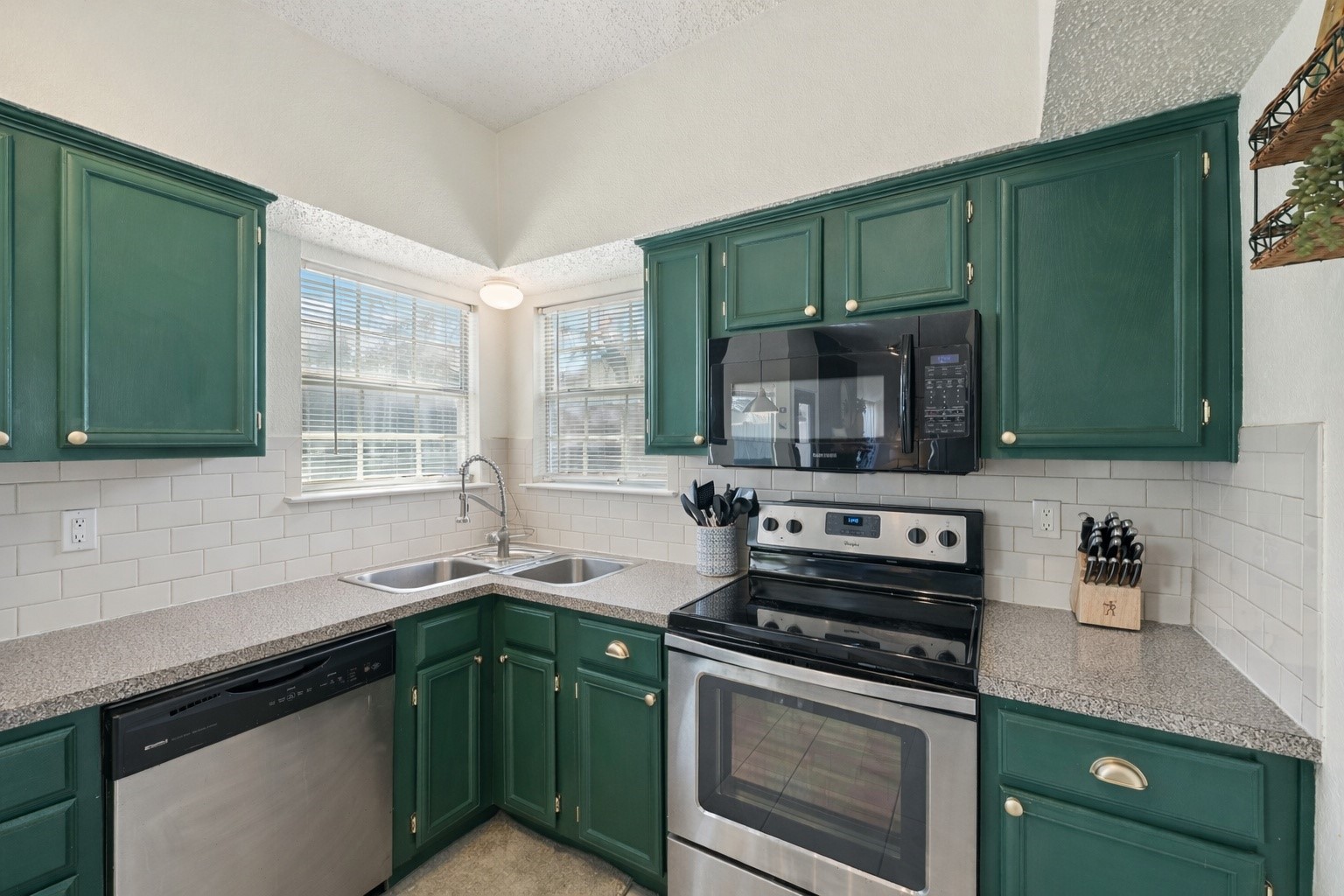 5309 Manhassett Drive Arlington TX 76018