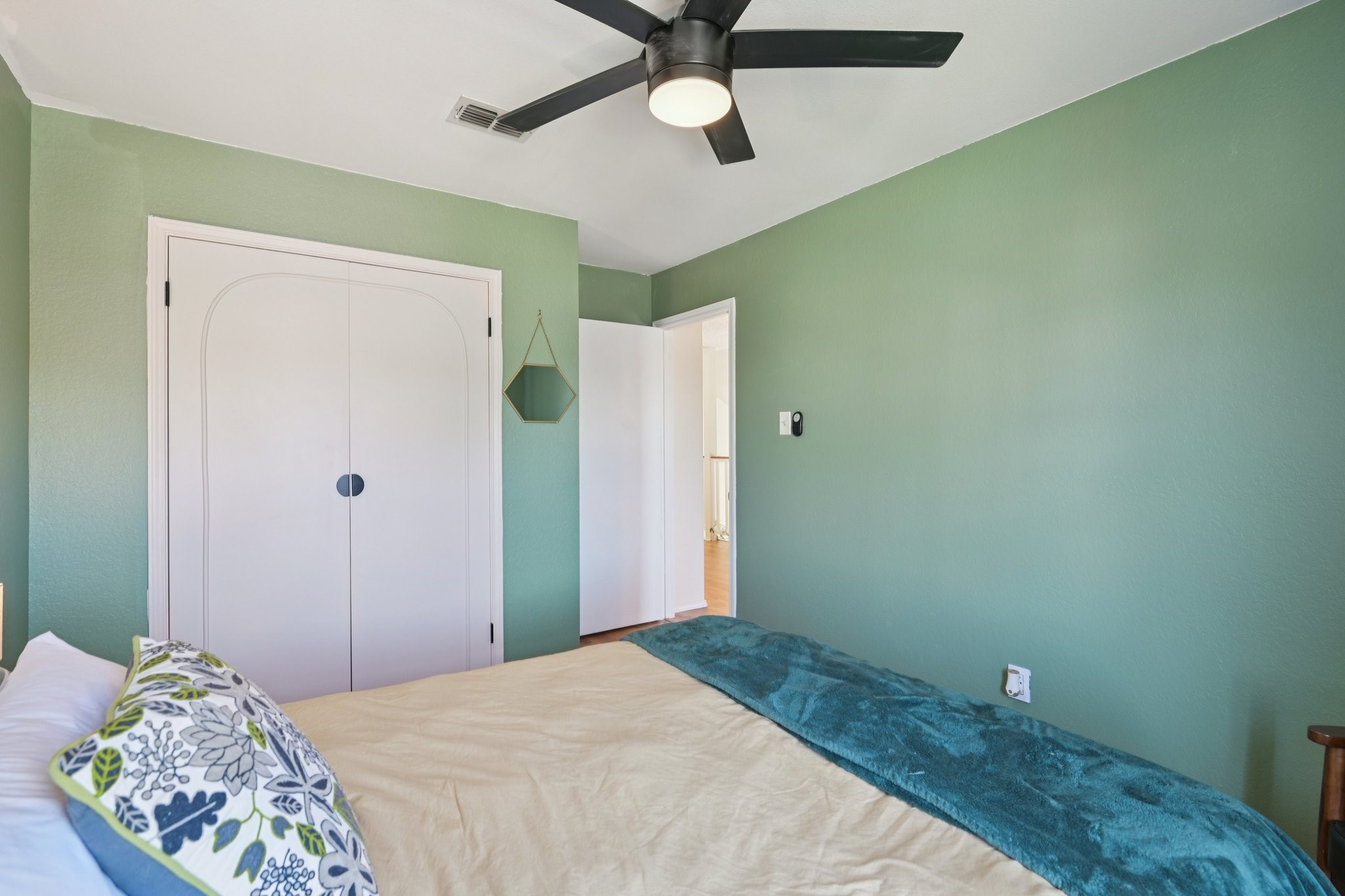 5309 Manhassett Drive Arlington TX 76018