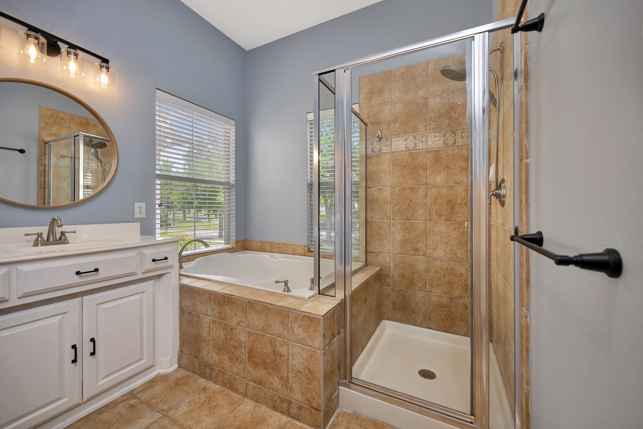 8516 Hudson Street North Richland Hills TX 76180