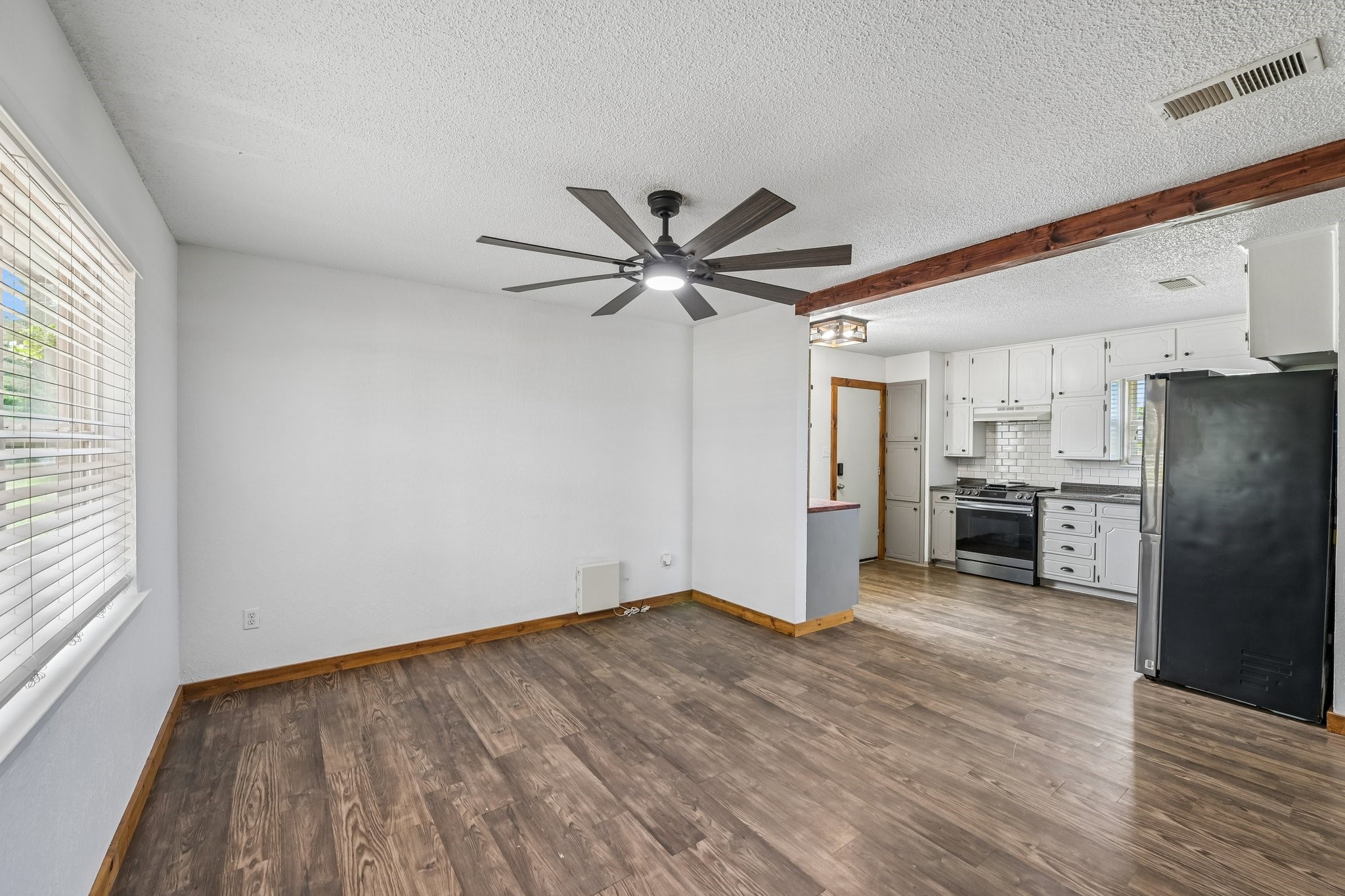 2762 W Highway 199 Springtown TX 76082