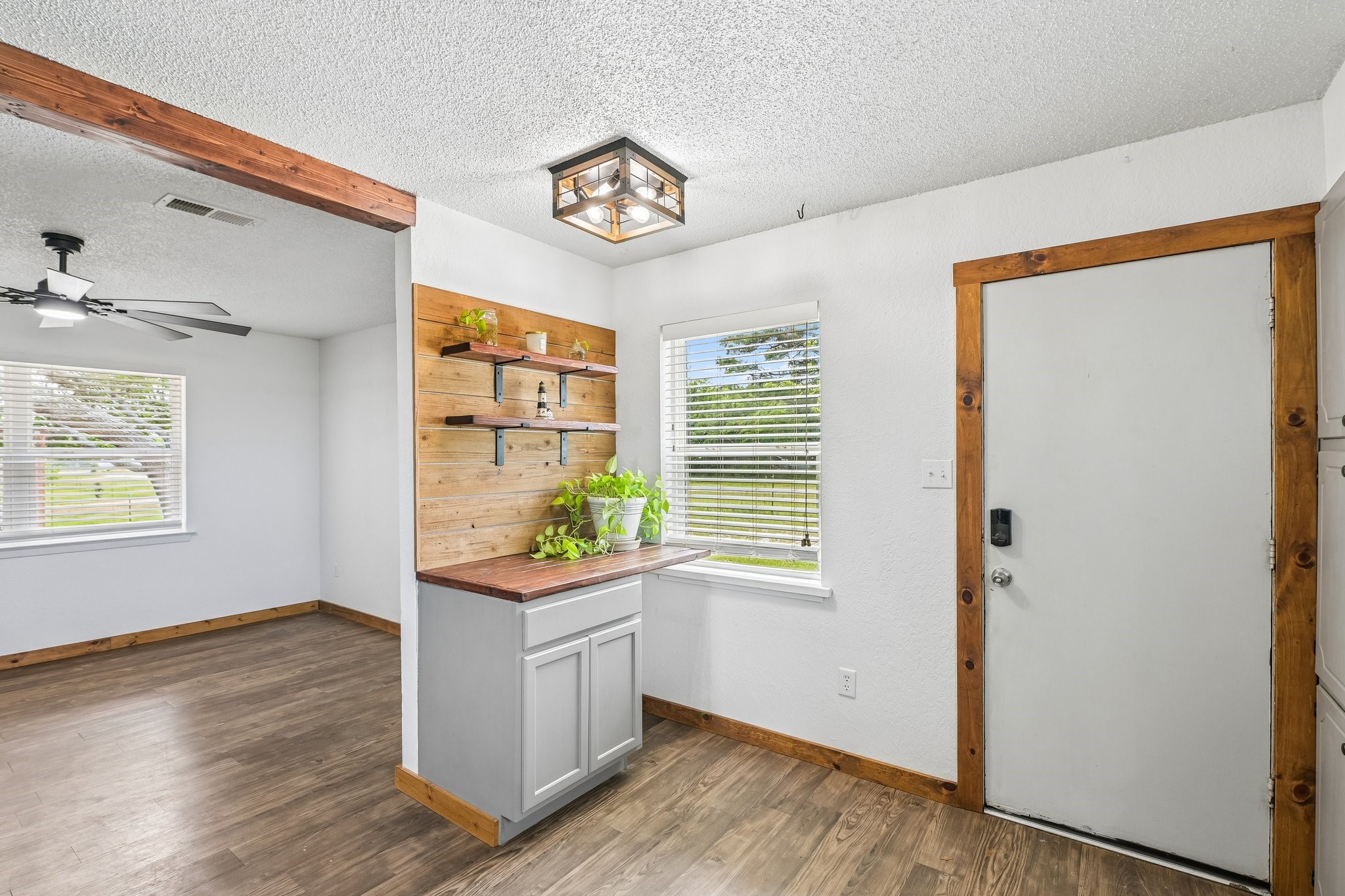2762 W Highway 199 Springtown TX 76082