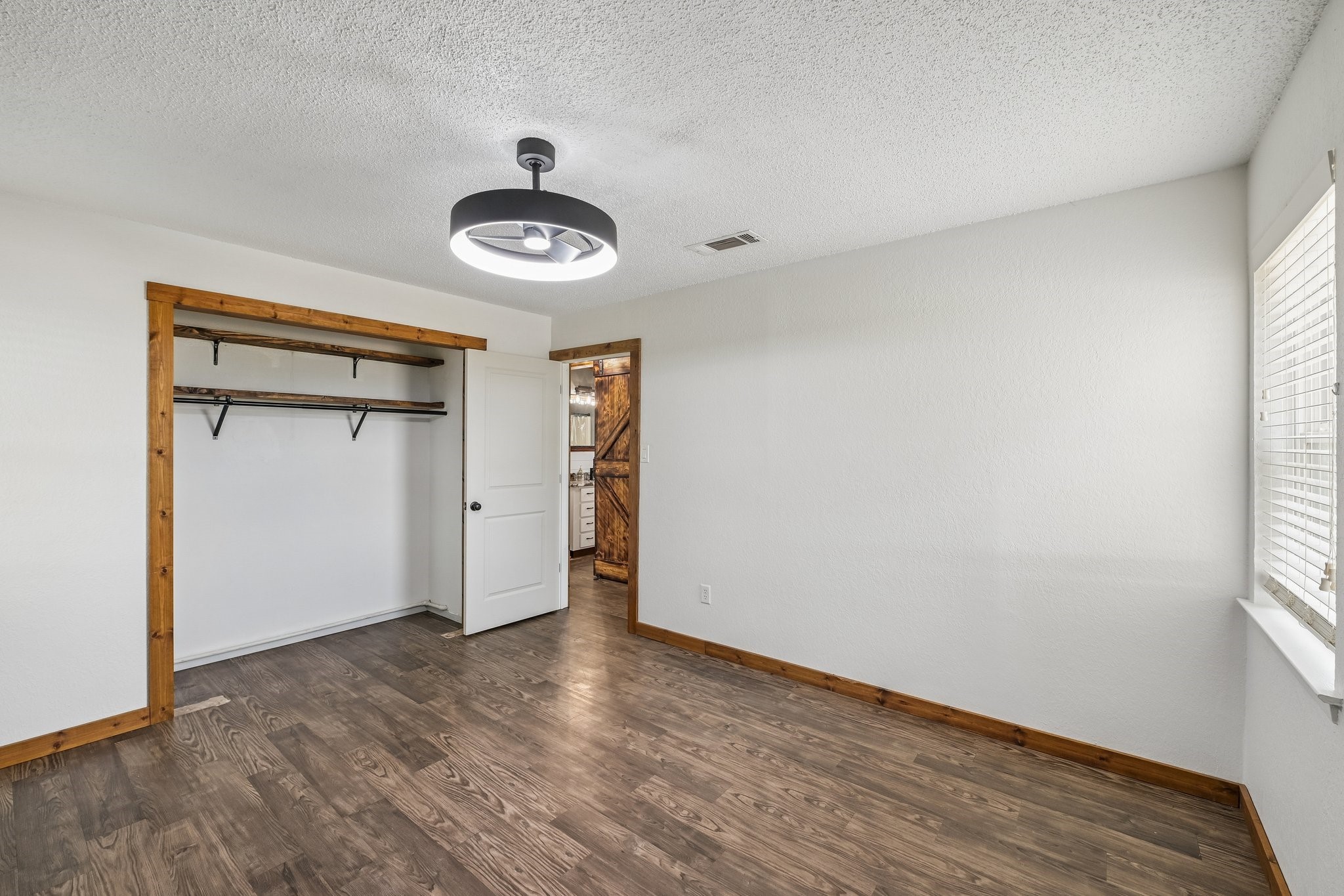 2762 W Highway 199 Springtown TX 76082