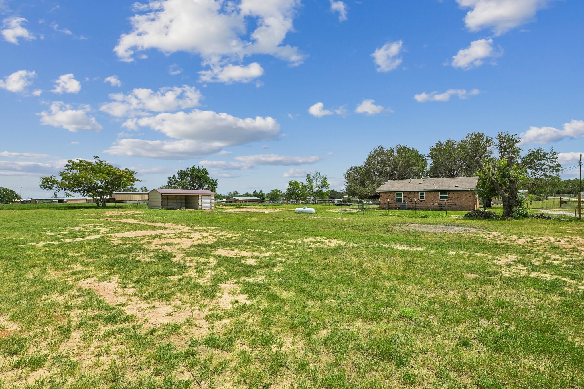 2762 W Highway 199 Springtown TX 76082