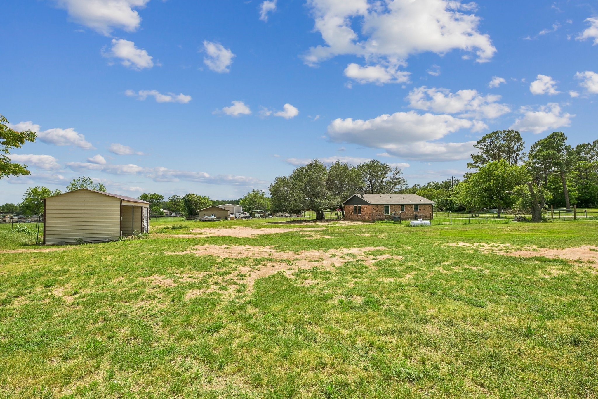2762 W Highway 199 Springtown TX 76082