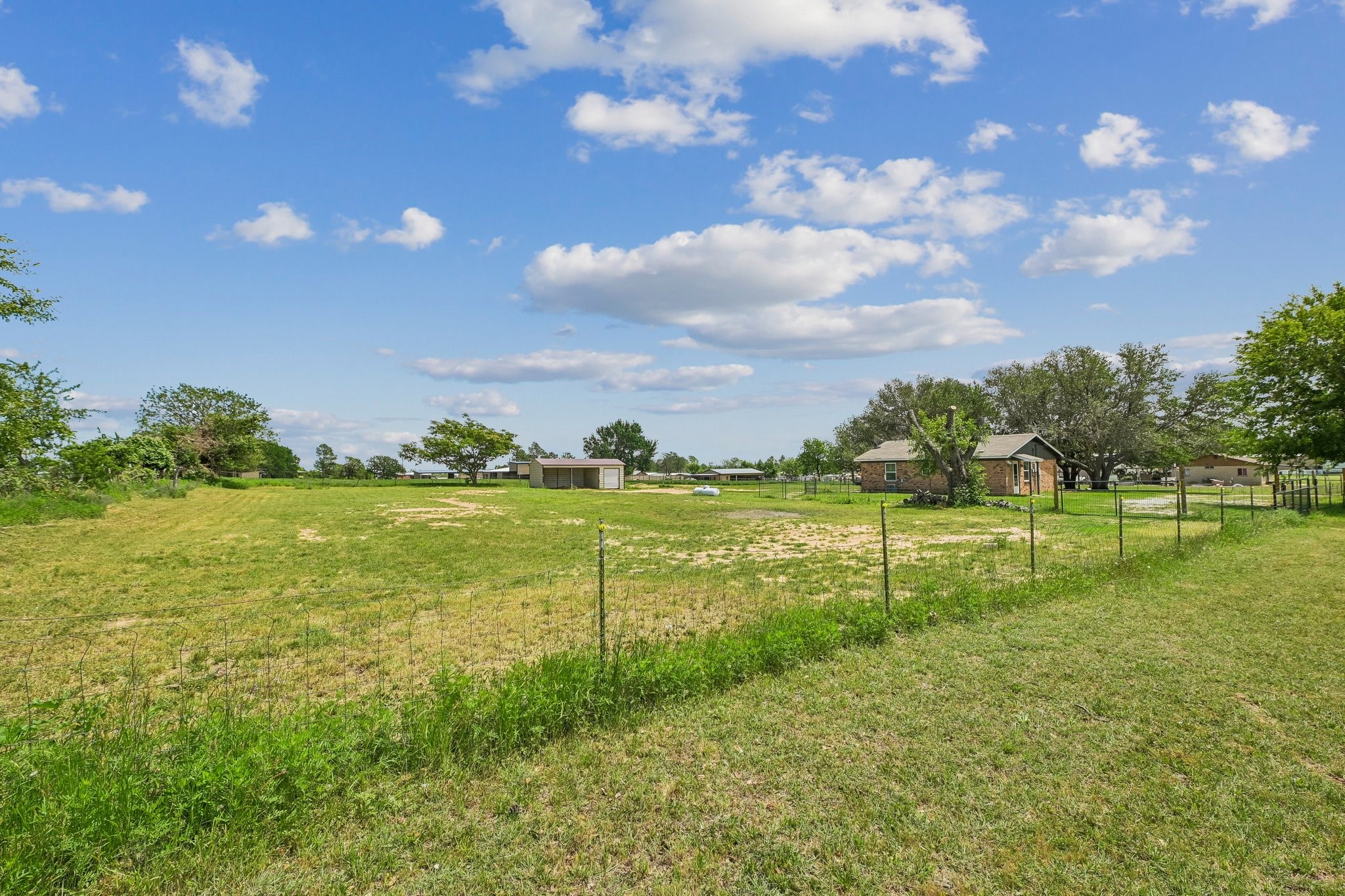 2762 W Highway 199 Springtown TX 76082