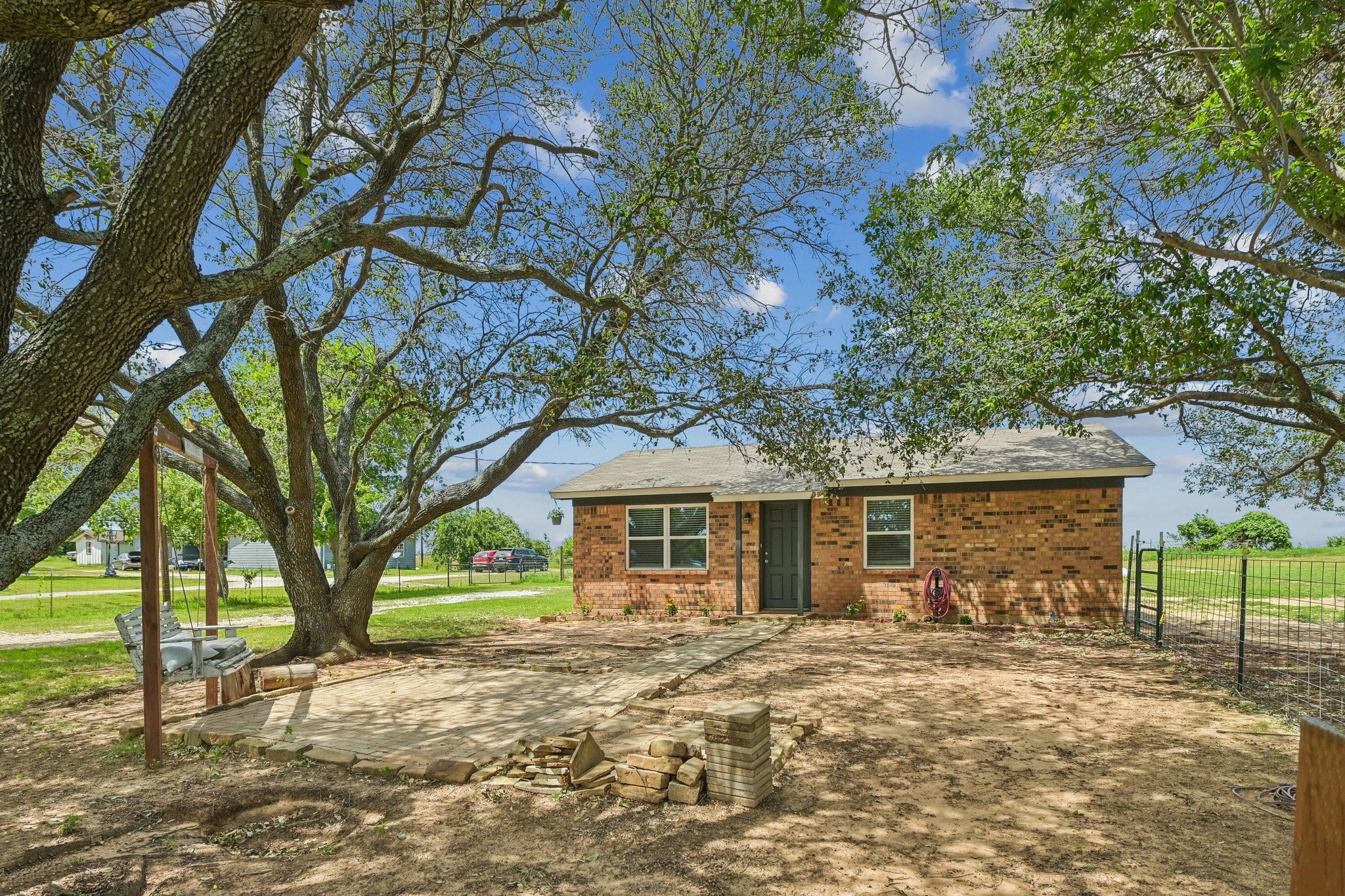 2762 W Highway 199 Springtown TX 76082