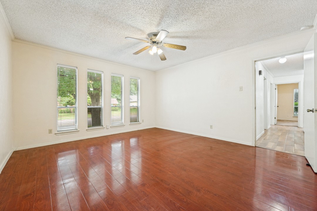 3544 Esplendor Avenue Irving TX 75062