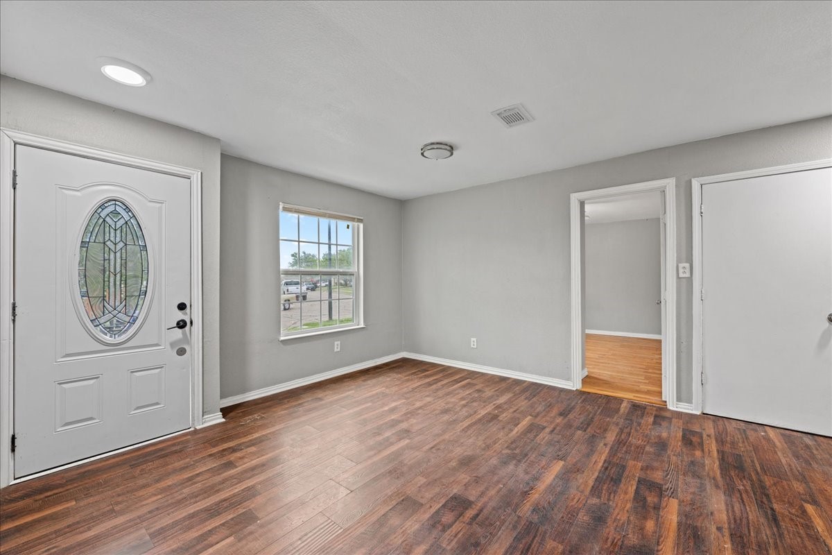 1306 Eagle Pass Garland TX 75040