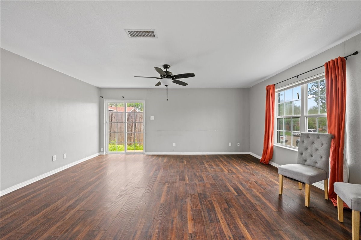 1306 Eagle Pass Garland TX 75040
