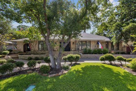 1605 Canyon Oaks Drive Irving TX 75061