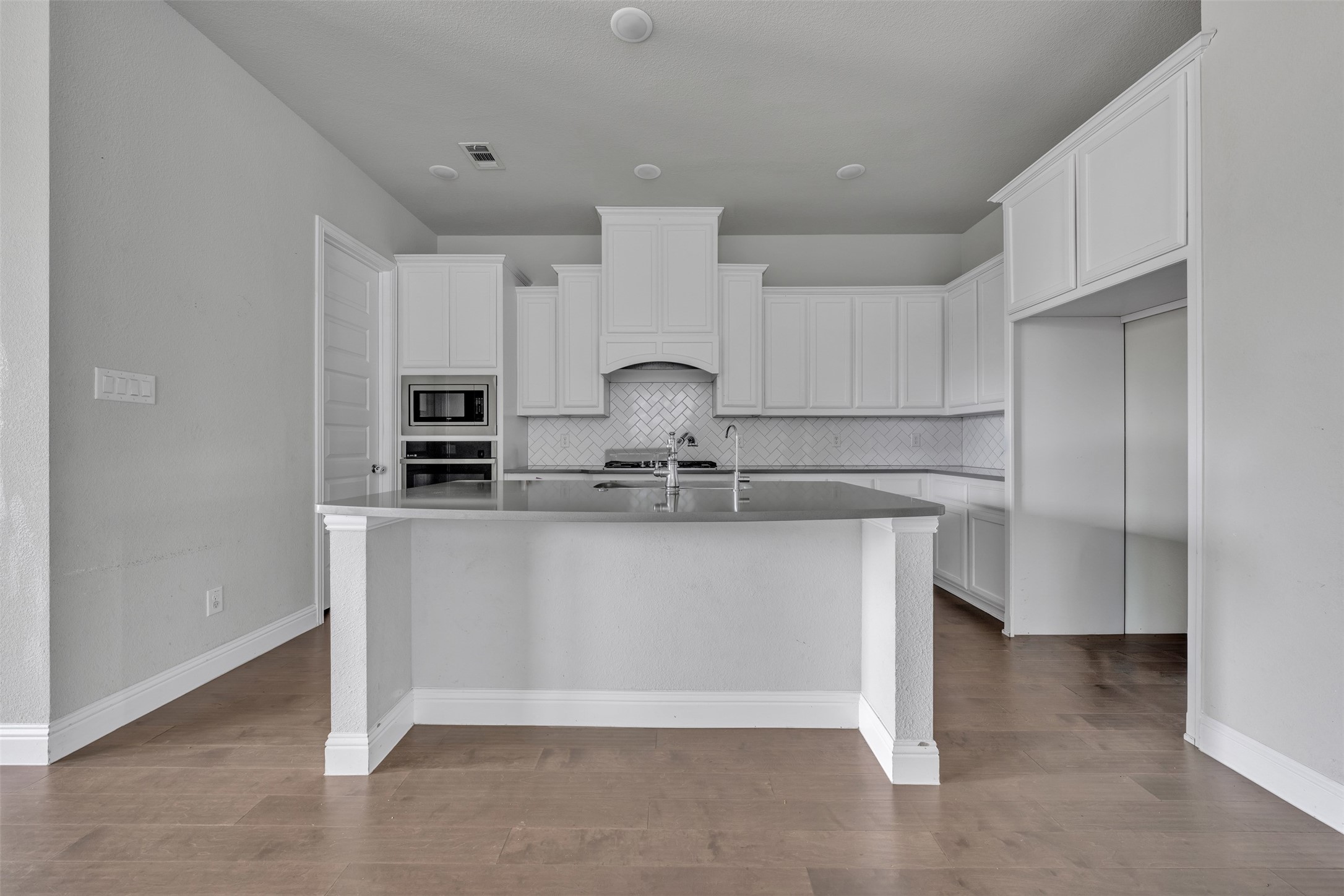 1802 Graham Way Mansfield TX 76063