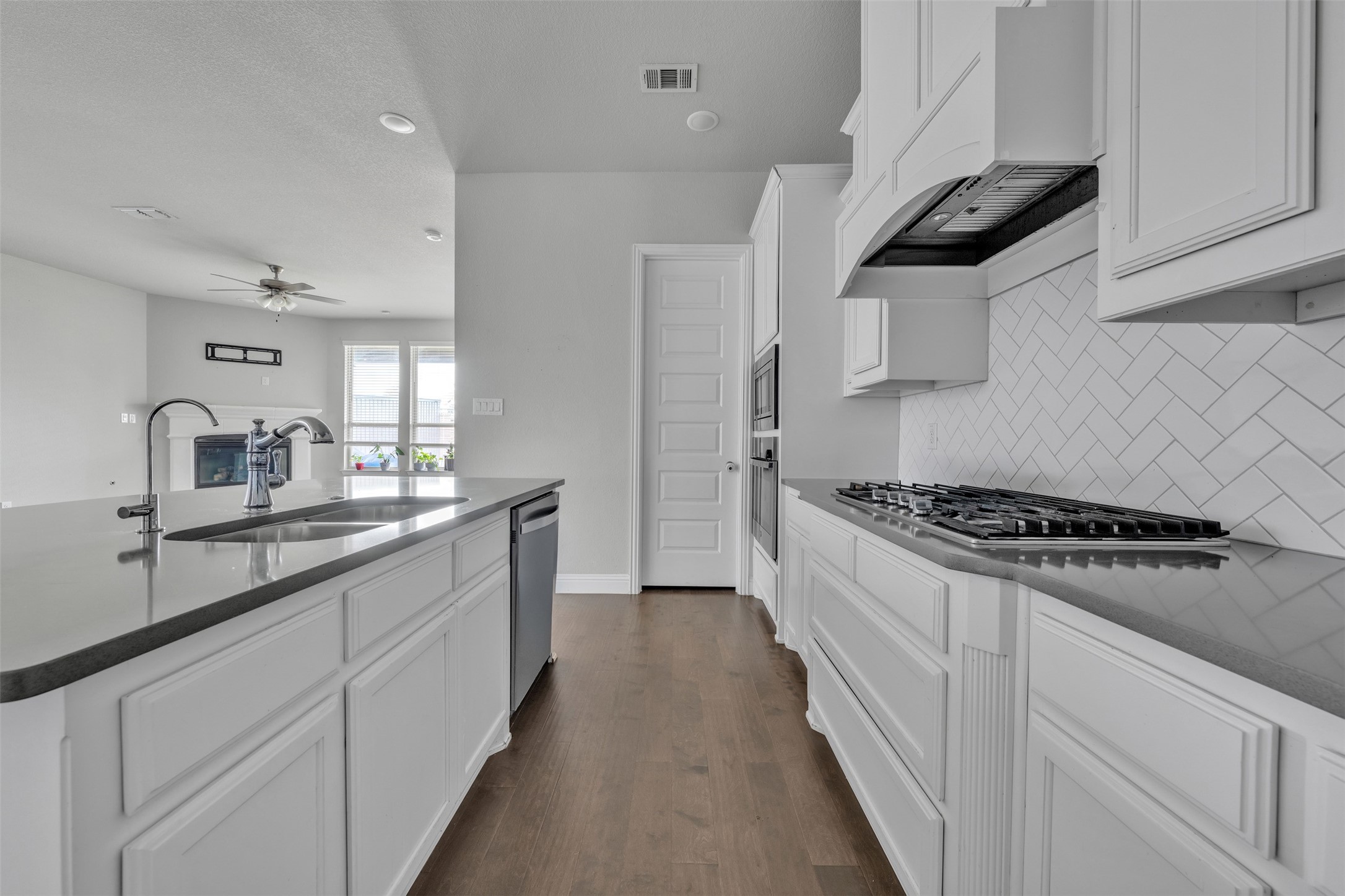 1802 Graham Way Mansfield TX 76063