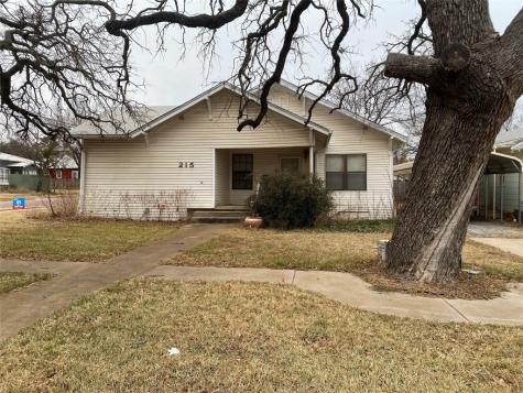215 S Walnut Street Eastland TX 76448