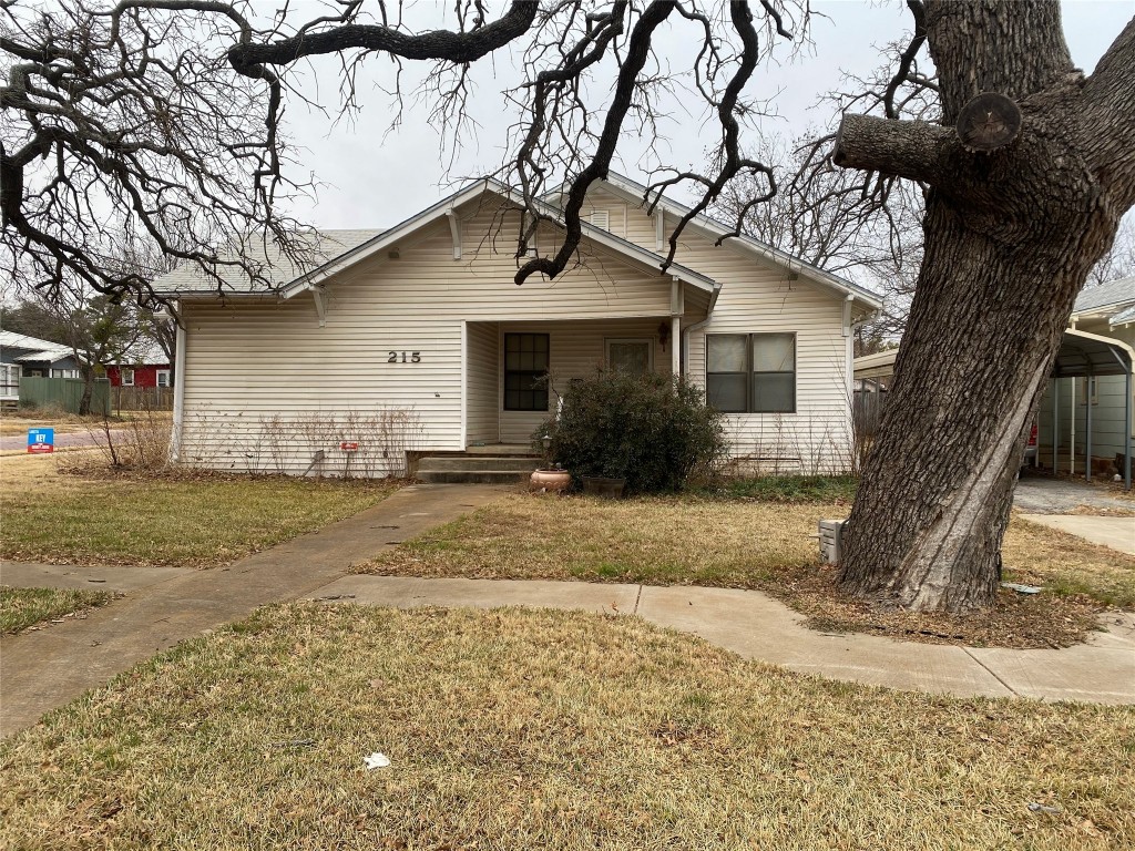 215 S Walnut Street Eastland TX 76448
