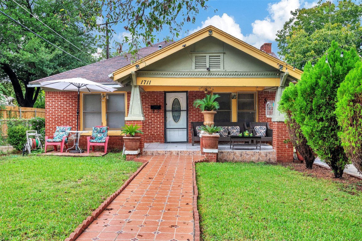 1711 S Clinton Avenue Dallas TX 75224