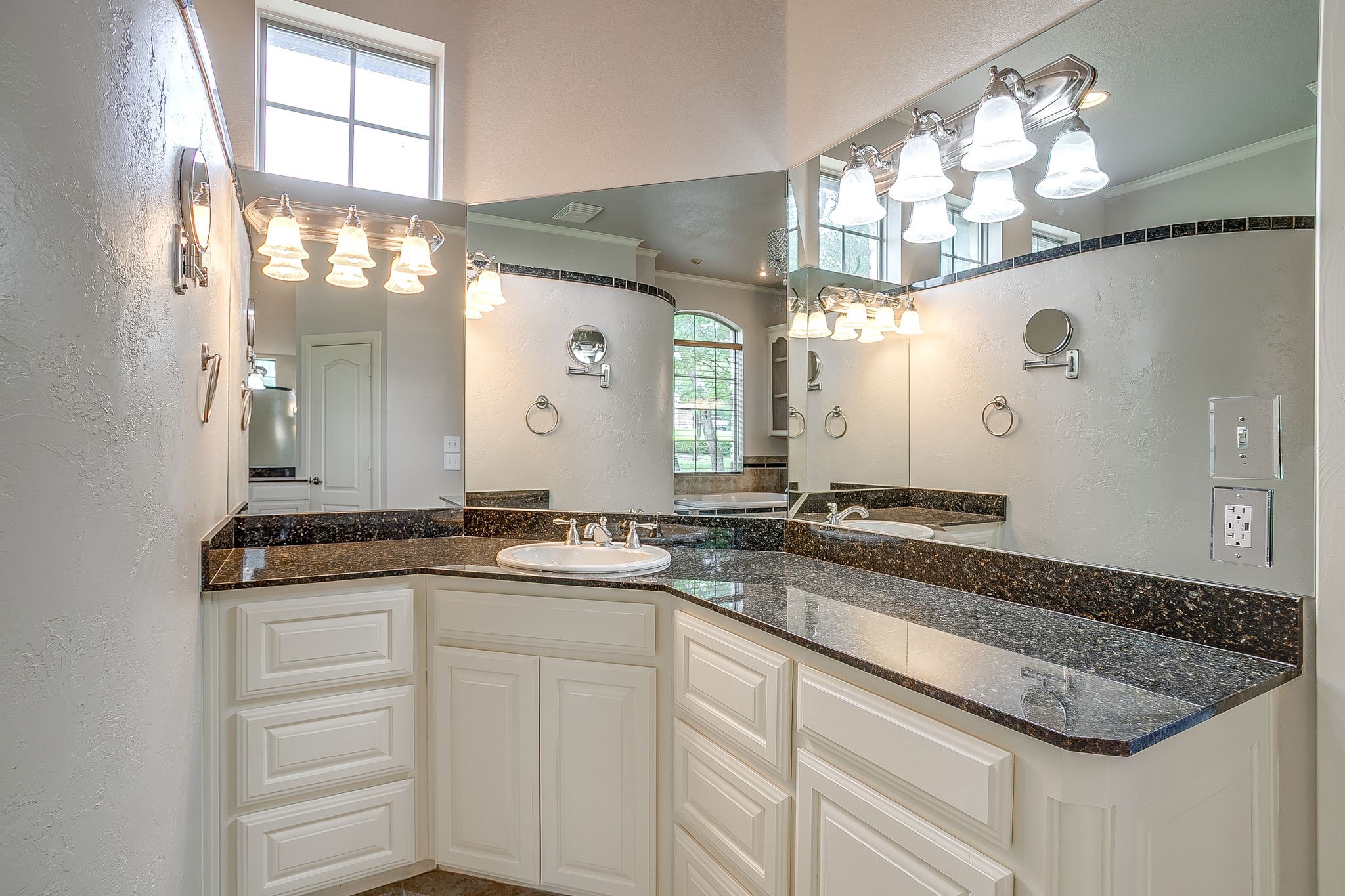 163 Oakcrest Hills Drive Aledo TX 76008