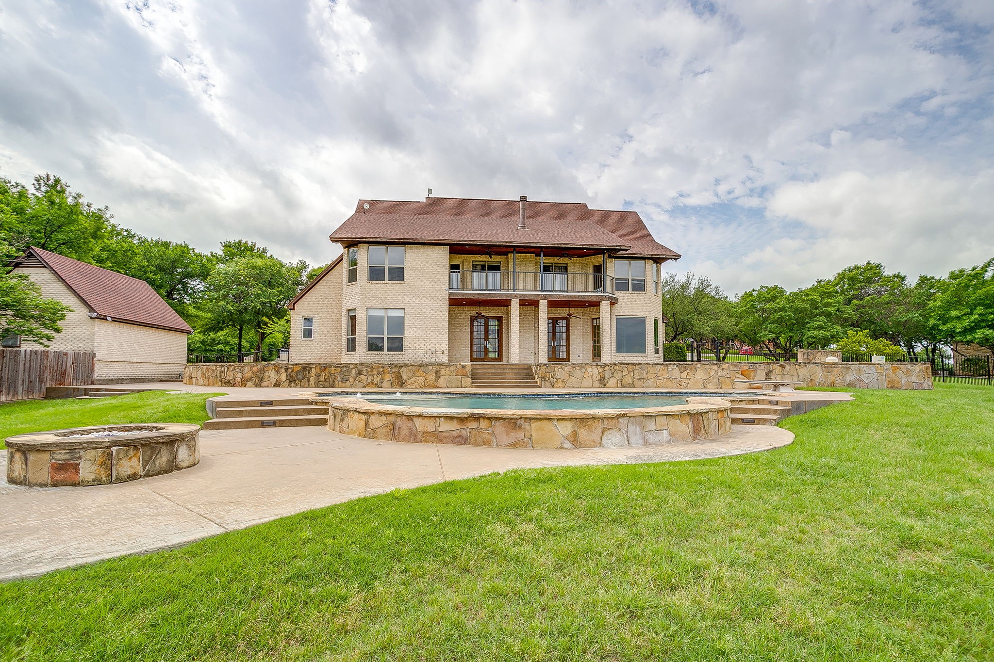 163 Oakcrest Hills Drive Aledo TX 76008