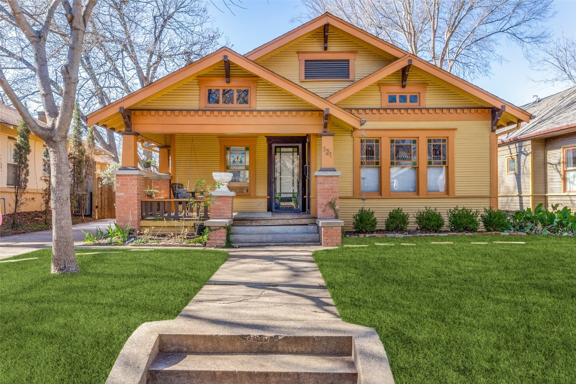 121 S Clinton Avenue Dallas TX 75208