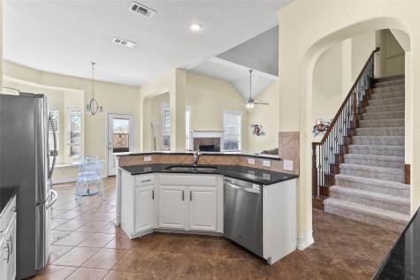 824 Peach Lane Burleson TX 76028