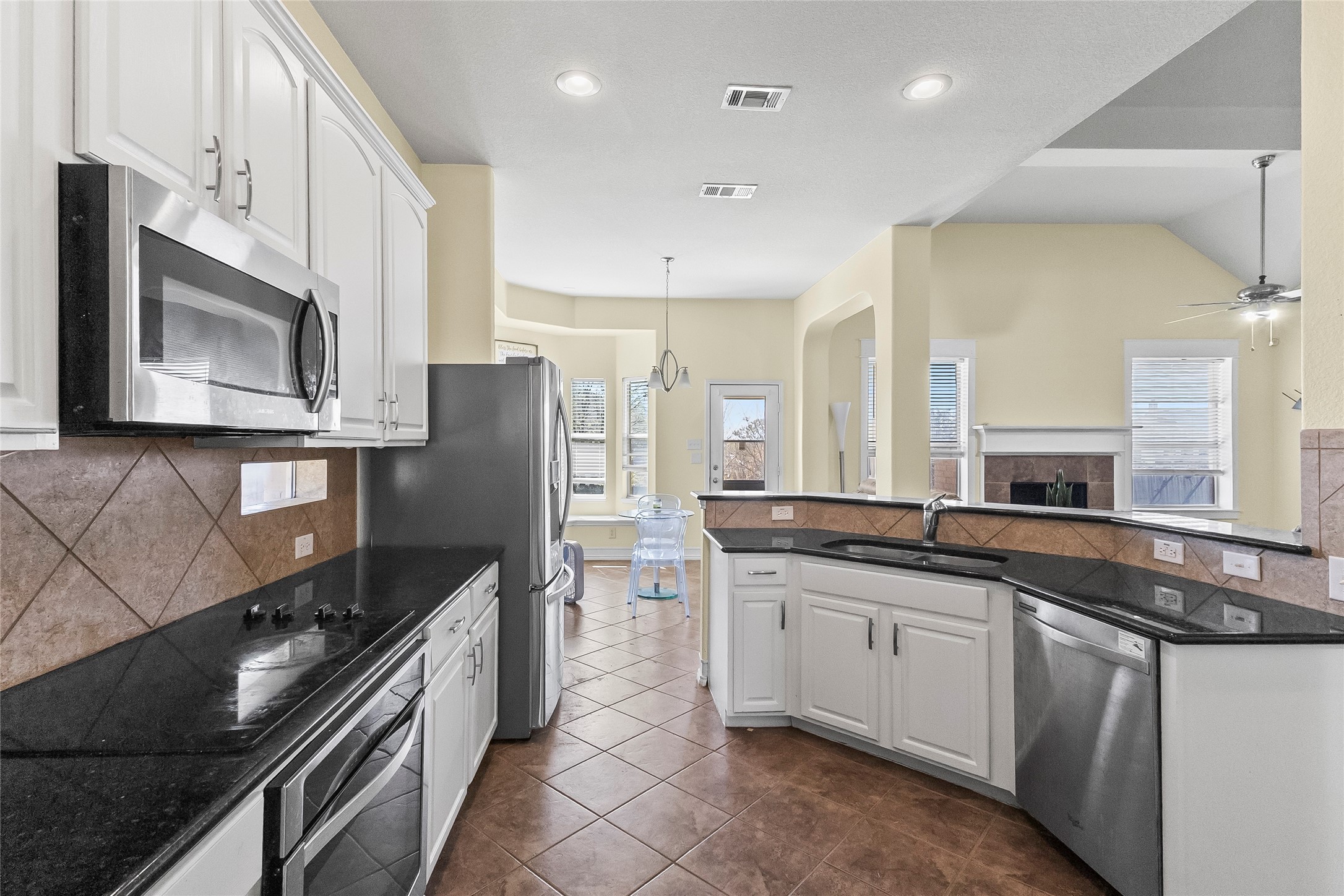 824 Peach Lane Burleson TX 76028