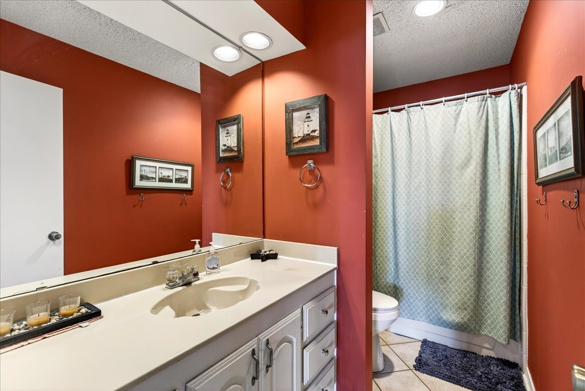 125 Lark Drive Enchanted Oaks TX 75156